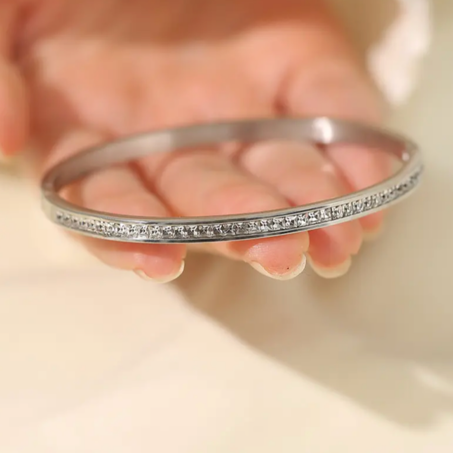 Vivienne Bangle | Gold