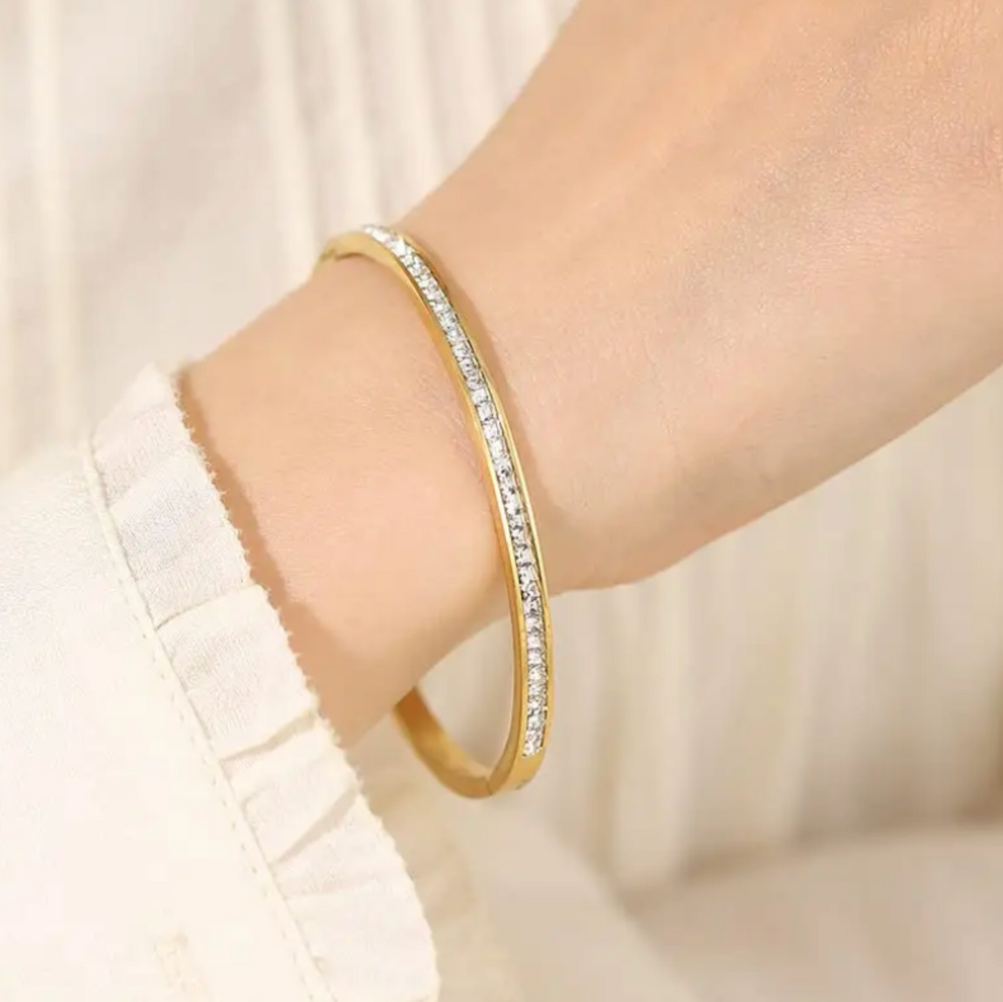 Vivienne Bangle | Gold
