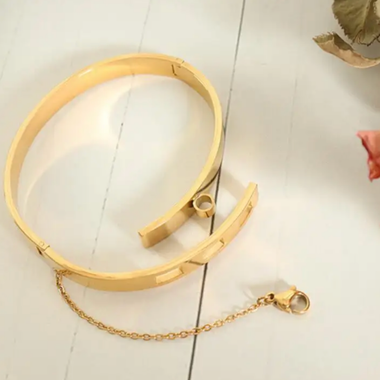 Golden Clasp Bangle